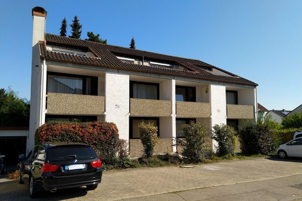 Esslingen großes 1 Zi-Komfort-Apartm., 40qm, voll möbliert, Balkon, PKW-Stellpl., ready to use