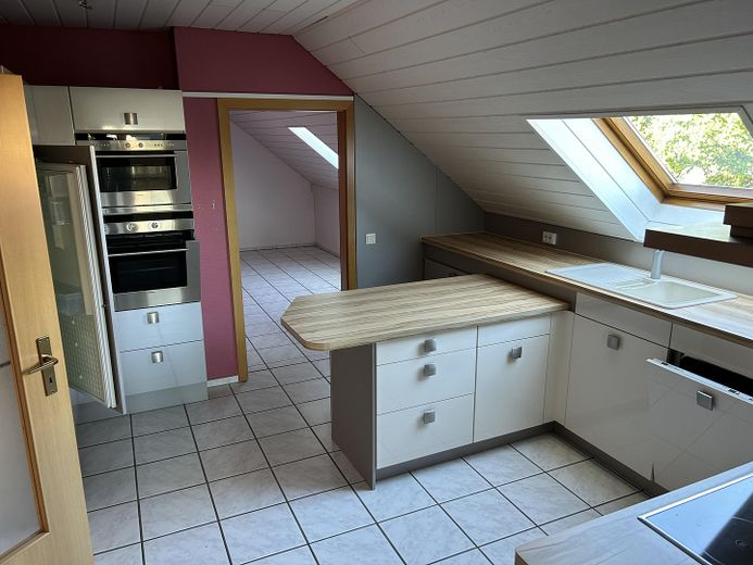3,5-kamerappartement met balkon in Neuhütten (Wüstenrot) – Küche