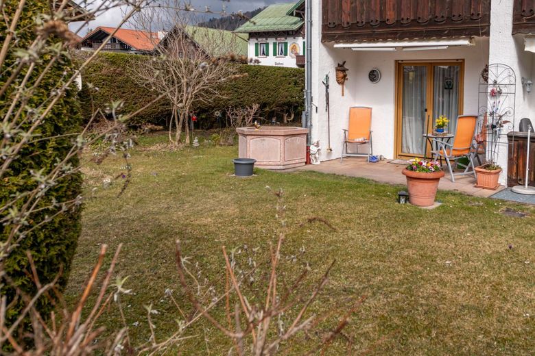 3-Zimmer-Erdgeschosswohnung in Wallgau mit Terrasse, Hobbyraum &amp; Garage – Terrasse / Garten