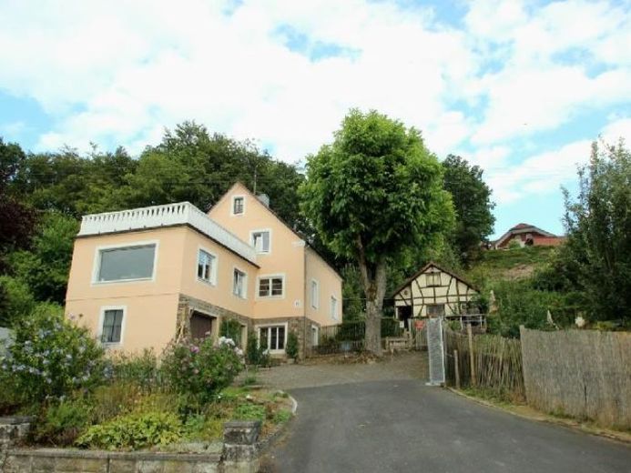 Frisch renoviertes Landhaus Traumblick zur Burg Windeck Ausbaureserve Nebengebäude Ruhiglage Garage – Foto 1