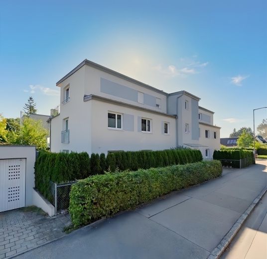 Hochwertig voll möblierte 2-Zimmer-Wohnung mit Dachterrasse, Tiefgarage & Garten in München Nord – Foto 20