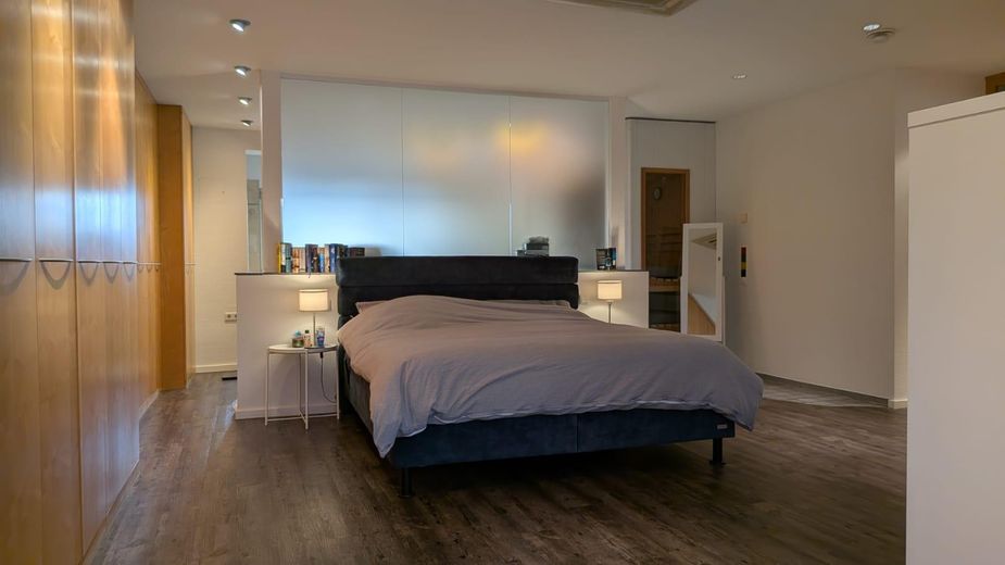 Schlafzimmer (Eltern)