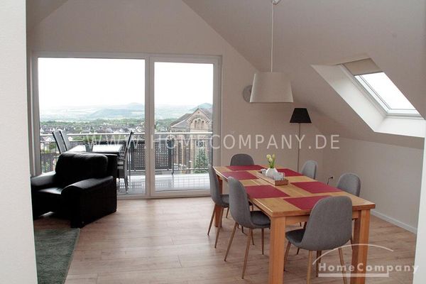 Helle Dachgeschoss- Wohnung „Panoramablick“ in einem modernen und komfortablen Mehrfamilienhaus in Nickenich bei Andernach!
