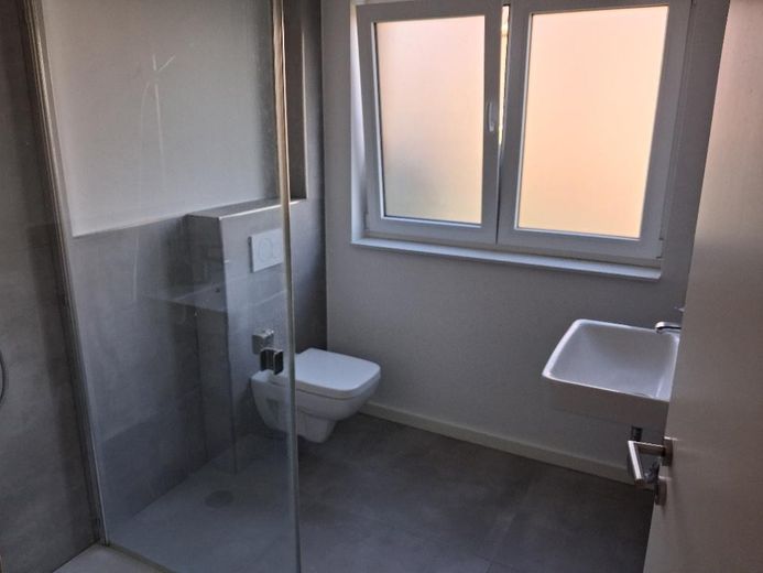 Moderne 3-Zimmer-Erdgeschosswohnung mit Terrasse und Carport in Bad Oeynhausen-Werste – Bad