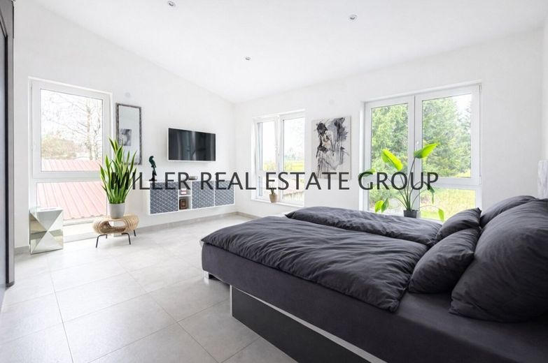 Exklusive Luxusvilla in 85095 Denkendorf - Einliegerwohnung, XXL-Garage, Südgarten &amp; unverbaubarer Weitblick! – Schlafzimmer