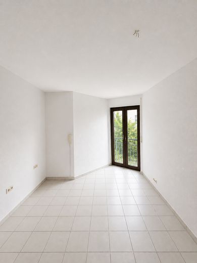 Renovated 3-room apartment with open living concept, panoramic views and garage – Schlafzimmer 2