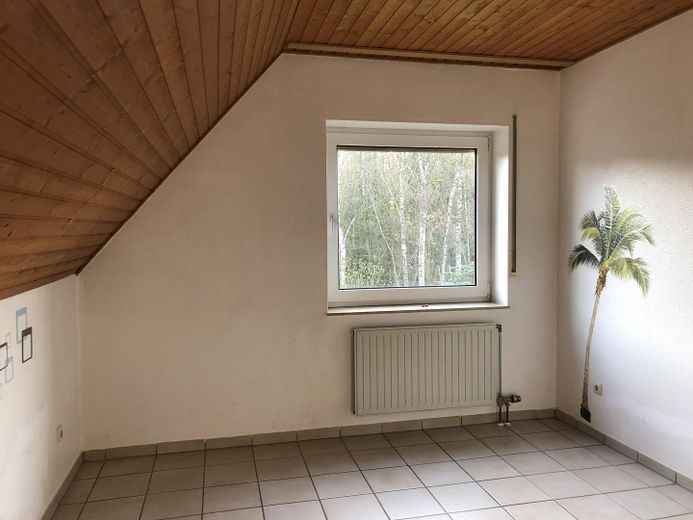 Freist EFH mit Garten und Garage in guter Lage – Schlafzimmer oben