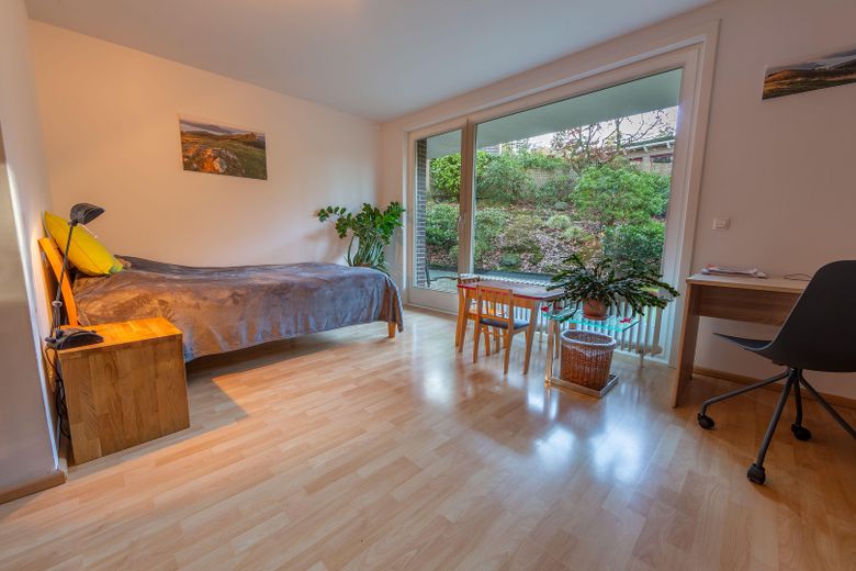 Großzügiges Einfamilienhaus in bester Lage mit tollem Garten – Schlafzimmer UG