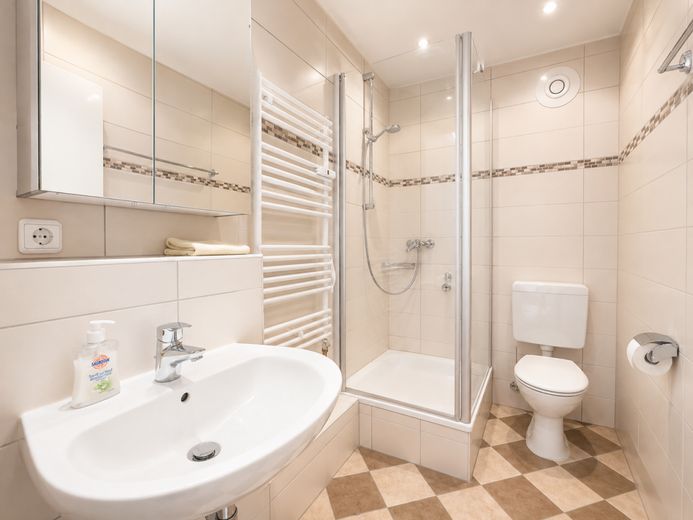18. Stock - Westausrichtung - Alpenblick - Eine Wohnung mit Seltenheitswert – Badezimmer