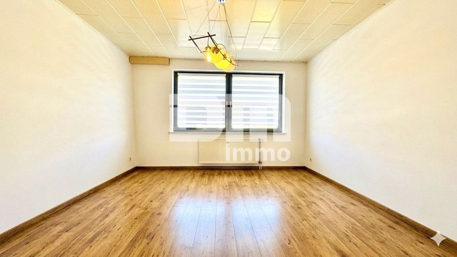 Schönes Wohnhaus mit Doppelgarage, Terrasse und Nebengelass in Traumlage – EG Schlafzimmer