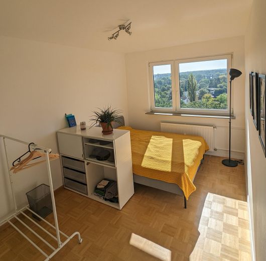 sanierte 3-Zimmerwohnung mit sonnigem Balkon & Stellplatzmöglichkeit☀️ – Schlafzimmer