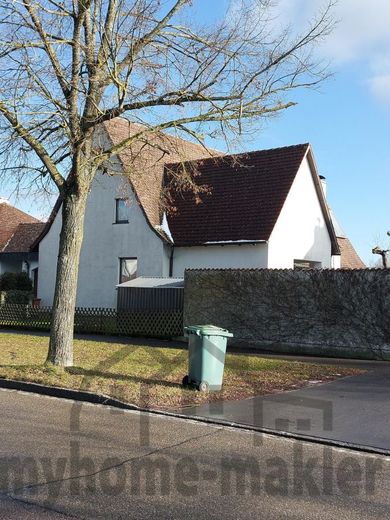 Hier stecken viele Optionen für Sie drin - Doppelhaushälfte mit Garten und Erweiterungsmöglichkeiten – Hausansicht Süd-Westen