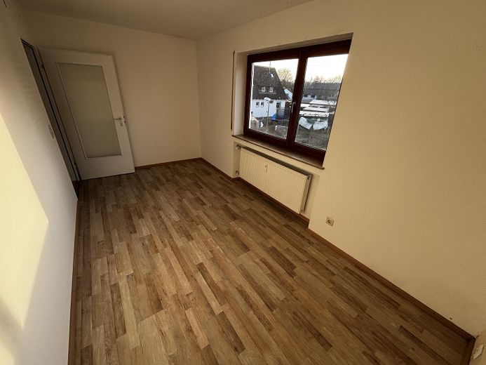 gemütliche 3,5-Zimmer-Wohnung mit Südbalkon in Neu-Ulm (Pfuhl) zu vermieten – Kind