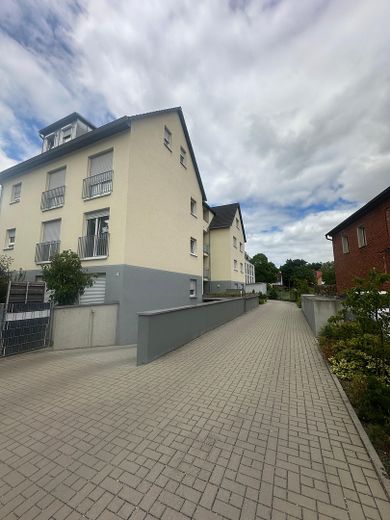 Moderne 3-Zimmer-Eigentumswohnung mit Westbalkon, Tiefgarage und Aufzug in begehrter Lage von Stein – Foto 3