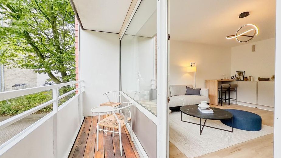 Apartamento de 2 habitaciones con balcón en Lokstedt – recién renovado, sin comisión de agencia por parte del propietario – Balkon