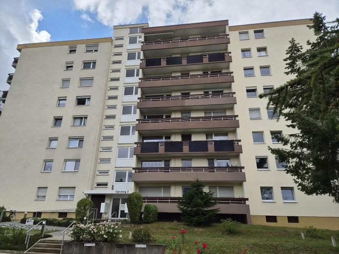 Erlangen-Frauenaurach’ta ankastre mutfaklı, yeni yenilenmiş 2 odalı daire – Gebäude Bild 1