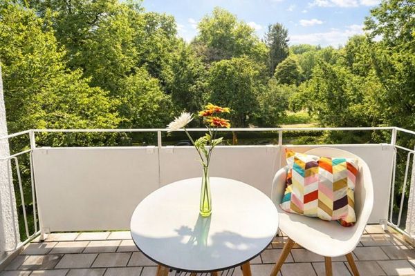 Rara opportunità!
Nerotal: 116 m² nella posizione migliore di Wiesbaden! 3 locali, 2 bagni, 2 balconi, garage