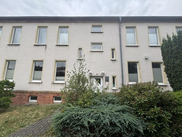 Edificio plurifamiliare con grande corpo posteriore e due garage – Hinterhaus