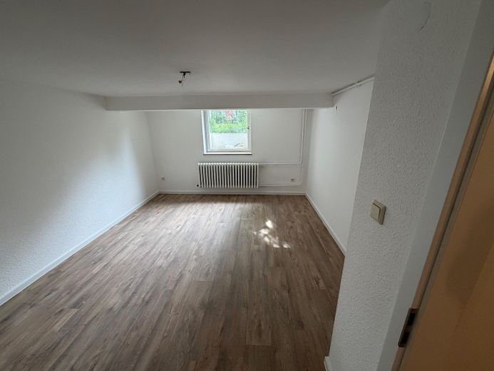Jasny, elastyczny lokal użytkowy w Bonn – idealny na biuro lub gabinet – Zimmer 2