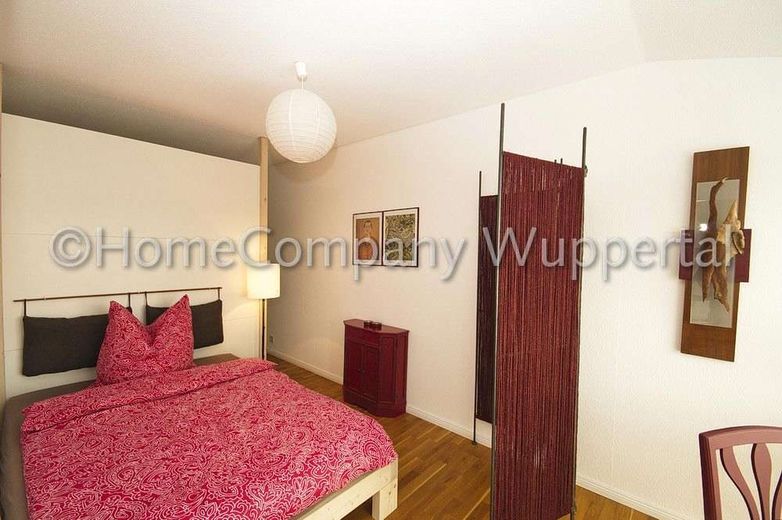 Nähe Remscheid! Charmante Wohnung mit Parkett, Südbalkon, Internet und PKW-Stellplatz – d7ef0a8d110278af31884787eb2580530f194b42.jpg