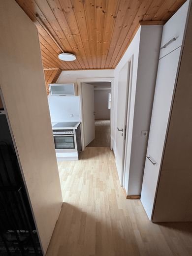 Helle 3-Zimmer-Wohnung mit Dachgeschosscharakter in Dornstetten – Küche 