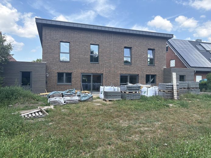 Neubau - hochwertige DHH mit Garten und Garage – Foto 2