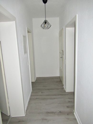 Geräumige Single-Wohnung mit guter Lage in Wuppertal-Barmen – Flur I