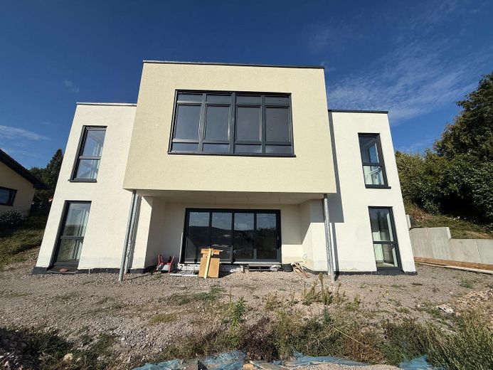 Spacieuse maison individuelle - Première occupation – Hausansicht Garten-mittig