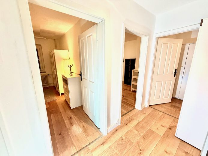 Renovierte 3-Zimmer-Eigentumswohnung | Bezugsfrei | Neuer Vinylboden – Flur