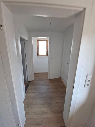 EERSTE BEWONING NA RENOVATIE AAN DE MAIN | Twee bijzondere woningen met aparte ingangen – EG Flur