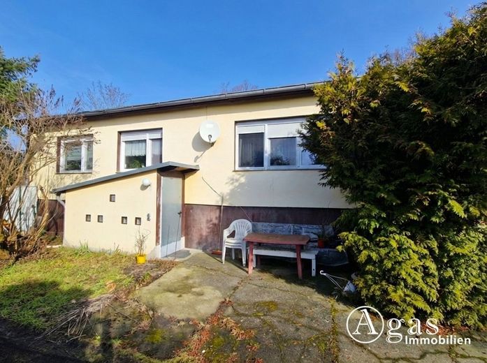 Einfamilienhaus auf großzügigem Grundstück in ruhiger Lage - mit modernem Glasfaseranschluss – Haus Ansicht Rückseite 1