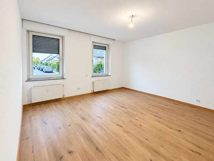 Nach WEG aufgeteiltes MFH, 4 Wohneinheiten, 2 vermietet, 1 frisch renoviert – EG - Schlafzimmer 1