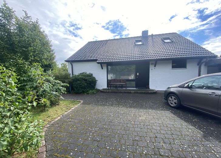 Gemütliches Einfamilienhaus in idyllischer Wohnsiedlung von Hartenholm – Nordansicht