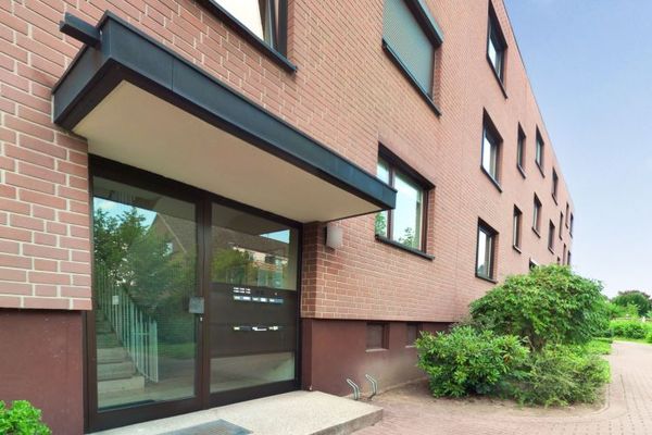 ***Großzügige, helle 3-Zimmer-Wohnung mit Westbalkon und Tiefgarage***