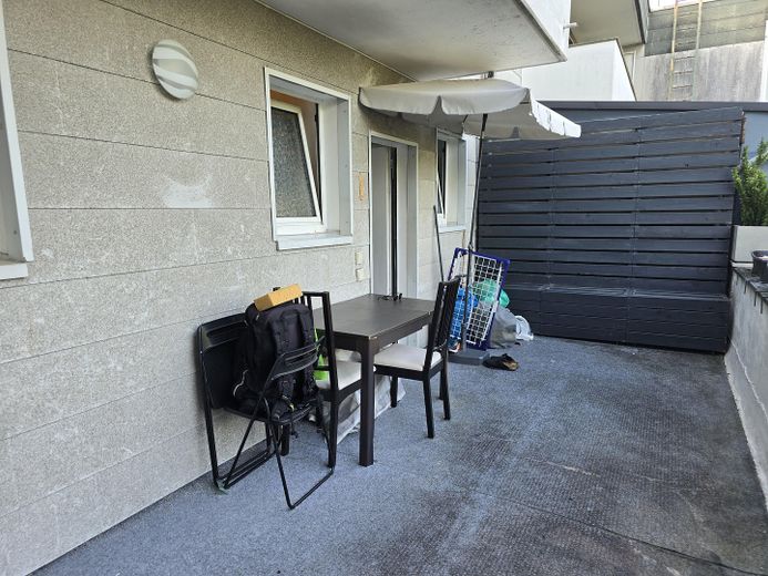 Appartement mit Wintergarten in Langenfeld-Zentrum – Laubengang/Loggia1