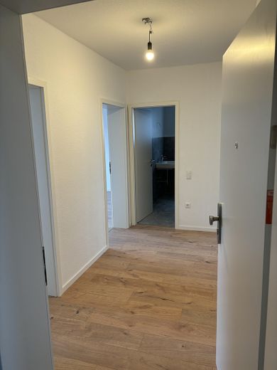 Sanierte 3-Zimmer Wohnung - inkl. EBK – Flur