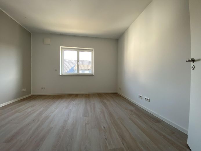Exklusive Penthousewohnung mit großer Dachterrasse, EBK & Garage in Marburg-Cappel – Foto 13