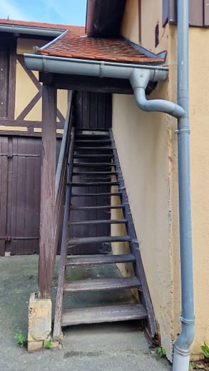 Lagerhalle Vereinsraum Scheune 100 qm in Rechenberg-Bienenmühle zu vermieten – Überdachte Außentreppe