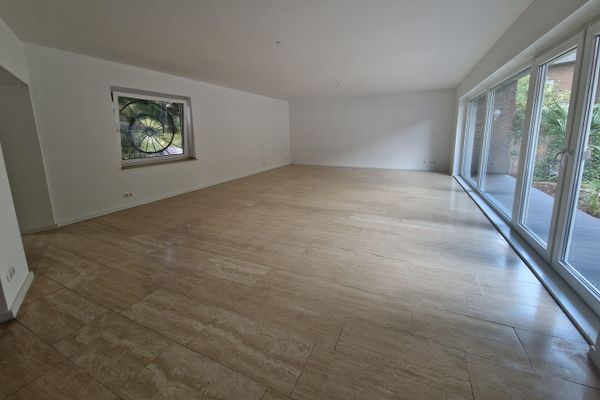 Buchholz! Huis in huis - appartement op de begane grond van 156 qm met terras, tuin en grote garage
