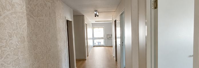 125 m² à BB-Mitte ... communauté de bureaux,... start-up,... atelier, ... cabinet – Bsp mit Eiche Linolium