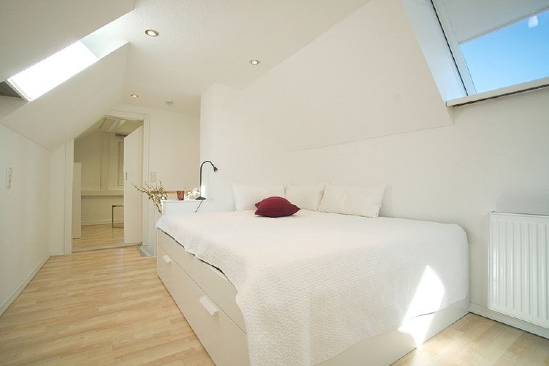 Charmantes kleines Haus im Grünen, renoviert und gut möbliert, PKW-Stellplatz möglich – ddcf6c4a083726907c35e31e0dcea863dd0e9d55.jpg
