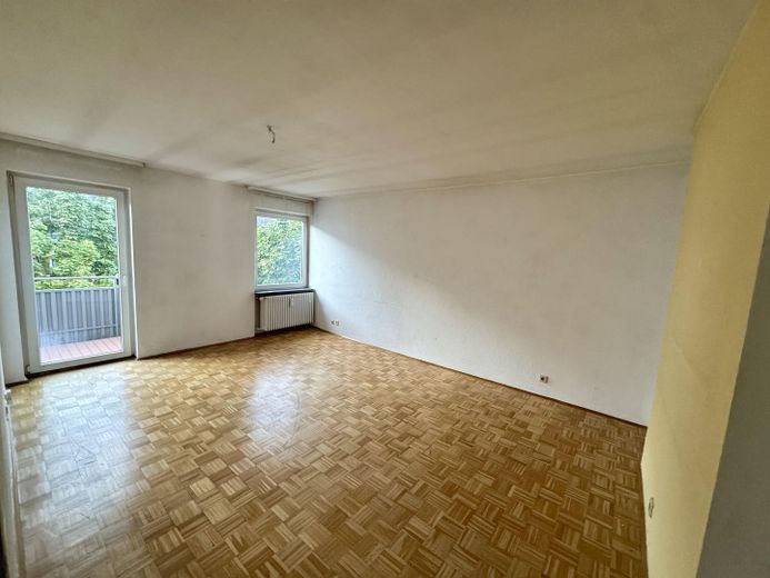 Bright 2-room apartment with balcony in a prime location – Photo 3