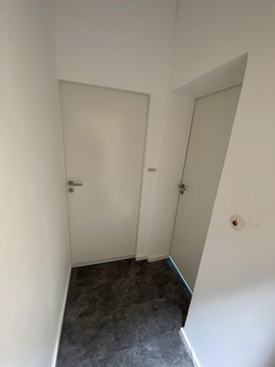 Daire - Berlin’de BER yakınında ankastre mutfaklı, kayıt imkânlı mobilyalı 1 odalı daire - Yenilenmiş! – Photo 12