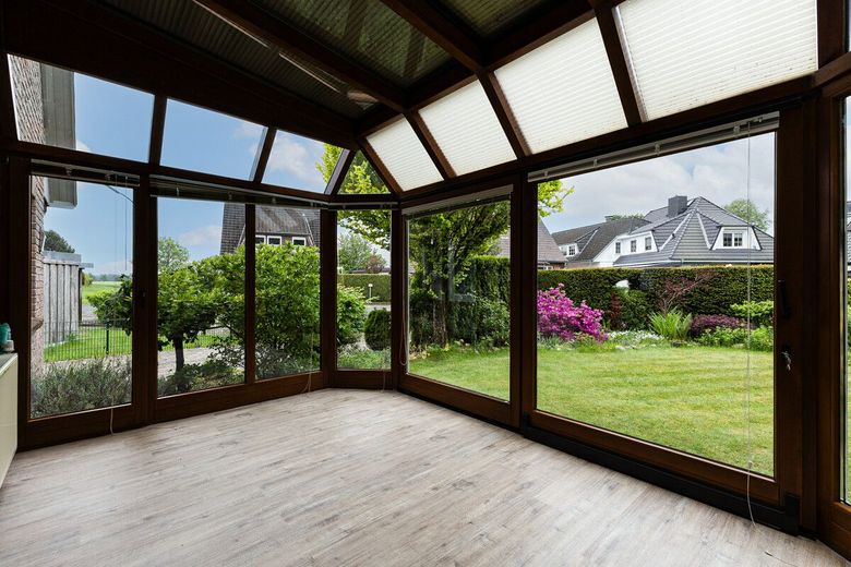 Familientraum in Bönningstedt: Solides EFH mit Wintergarten &amp; Doppelgarage – Wintergarten