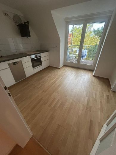 Titelbild - Küche und Balkon