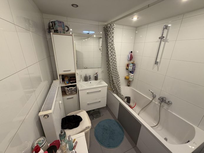 Bilocale con cucina, bagno e giardino, Solingen-Wald, ai margini del bosco, ristrutturato, su richiesta con cucina componibile a un piccolo prezzo – Foto 7
