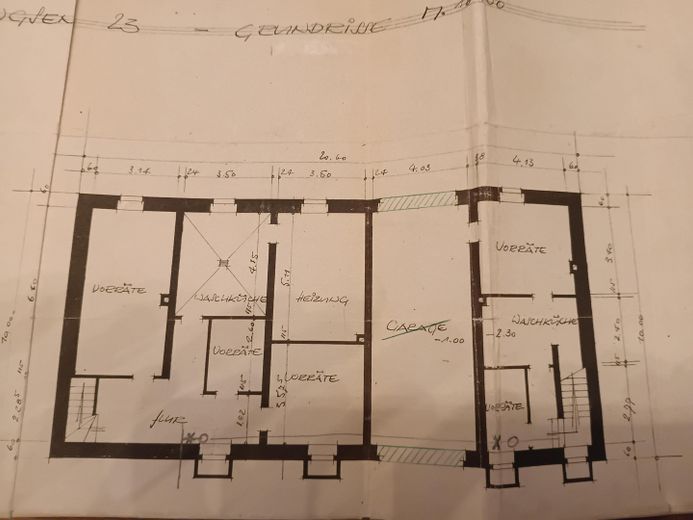 Edificio residencial con 4 unidades de vivienda, amplia parcela ajardinada y de patio, así como edificio comercial independiente – Kellergeschoss