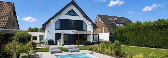 Neubauvilla mit Pool und Luxusausstattung