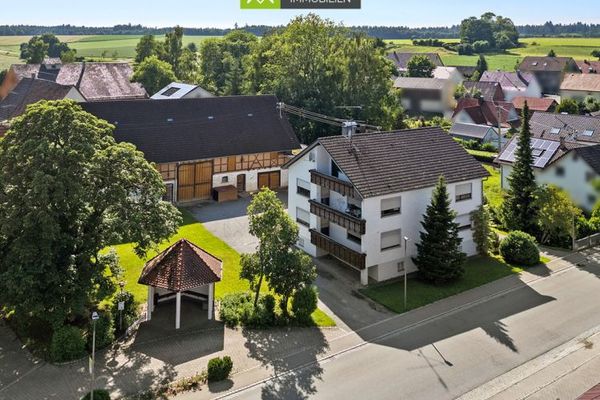 360 ° | Spazio per progetti: casa bifamiliare con fabbricato accessorio e potenziale di ampliamento a Dürnau