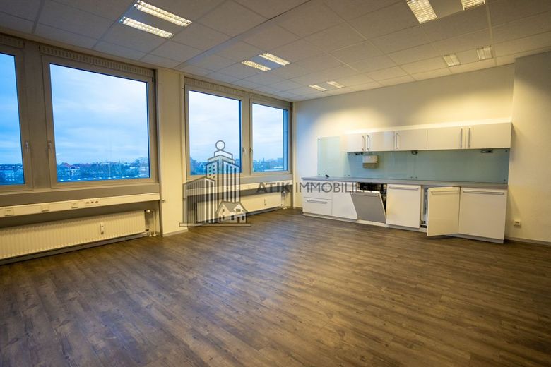 ATIK: Moderne Arbeitsplätze mit gutem Preis-Leistungsverhältnis - MA: Wohlgelegen – Teeküche